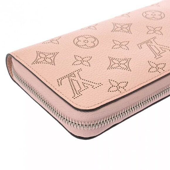 LOUIS VUITTON Monogram Mahina Zippy wallet Magnolia - Picture 5 of 12